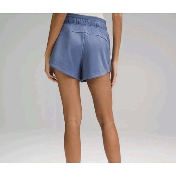 Lululemon Inner Glow High-Rise Shorts 3” – Oasis Blue – Size 6 – Unlined- NWT - Picture 2 of 12